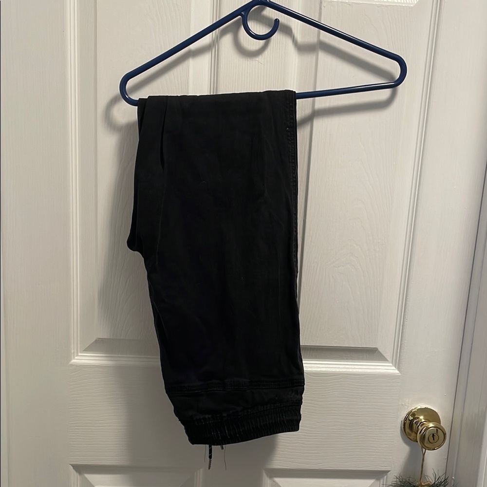 Men’s jogger pants